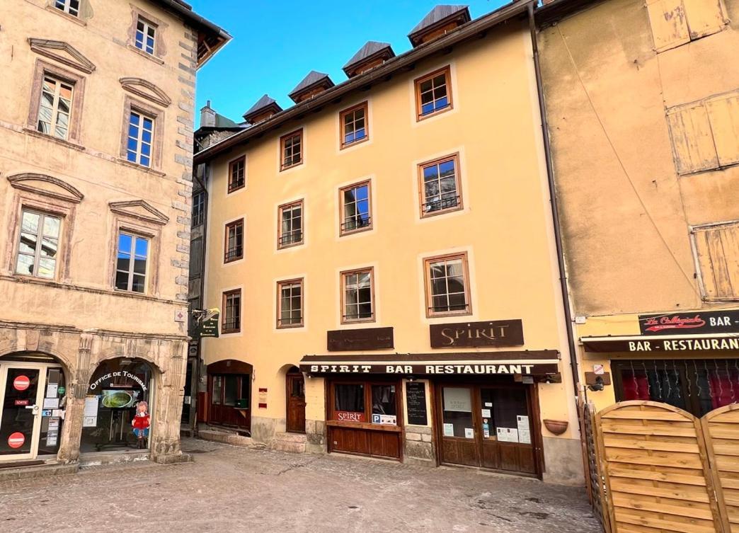 T3 au cœur du centre historique de Briançon #2 Exterior foto