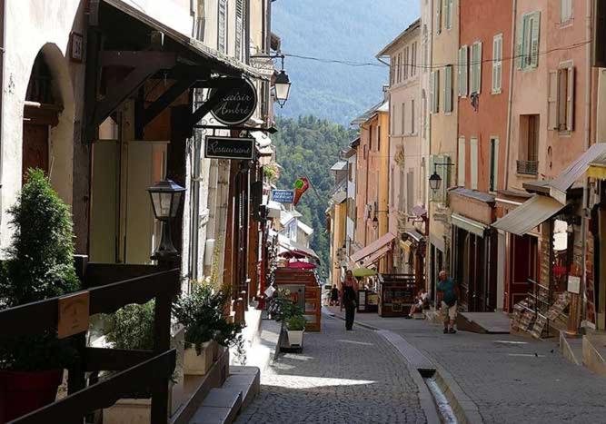 T3 au cœur du centre historique de Briançon #2 Exterior foto